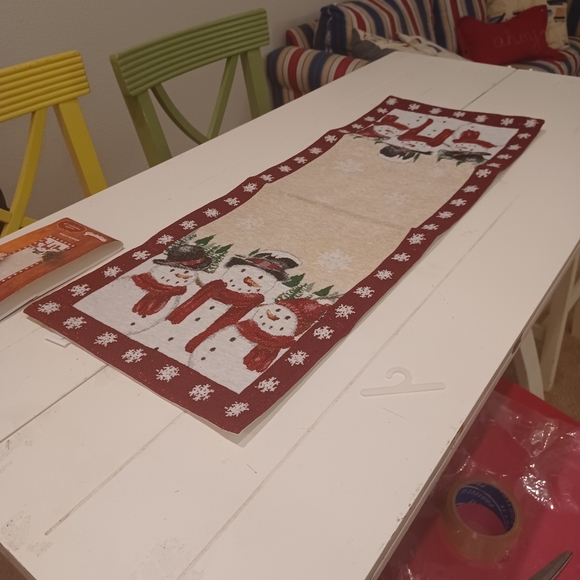 Snowman table runner & kitchen towel set - Picture 6 of 6